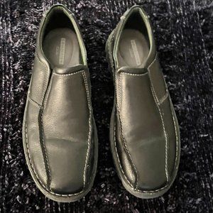 👞 Men's Clarks Collection black slip-on loafers in excellent condition 👞